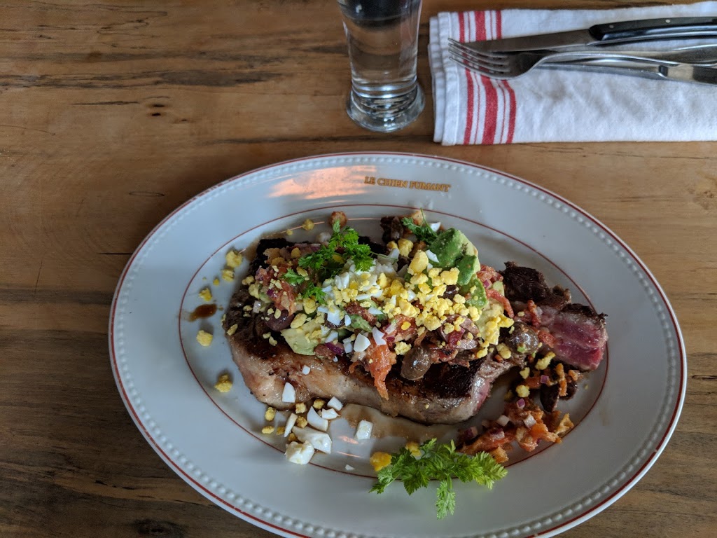 Le Chien Fumant | 4710 Rue De Lanaudière, Montréal, QC H2J 3P7, Canada | Phone: (514) 524-2444