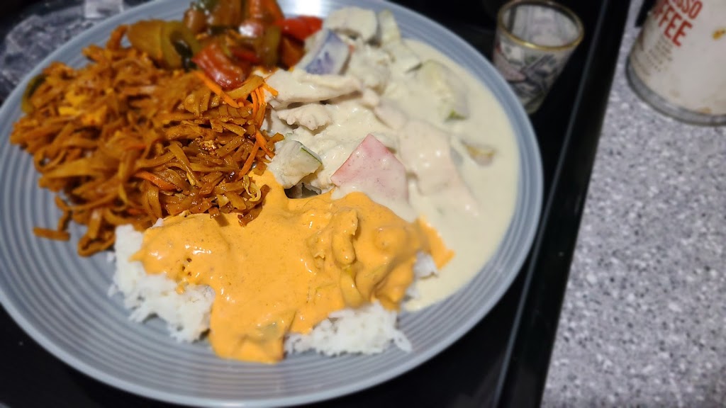 Skyy Thai Food Truck | 5802 River Rd Unit.B, Delta, BC V4K 1S9, Canada | Phone: (604) 690-7599