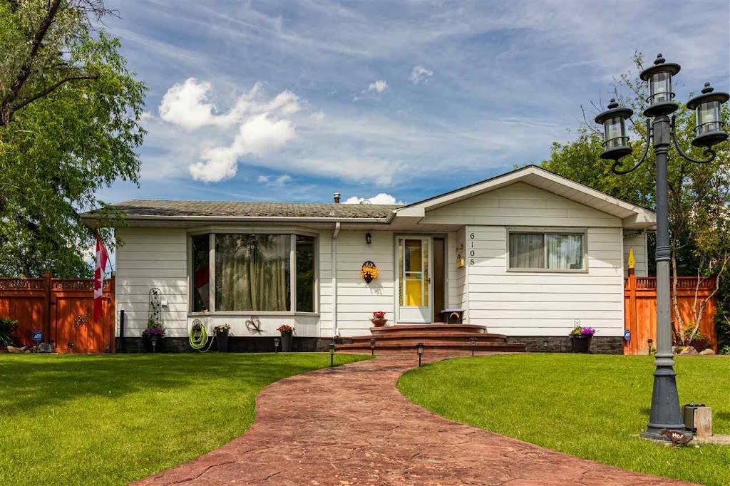 2 Percent Realty Edge Sherwood Park | 69 Cavan Crescent, Sherwood Park, AB T8H 2K6, Canada | Phone: (780) 667-7653