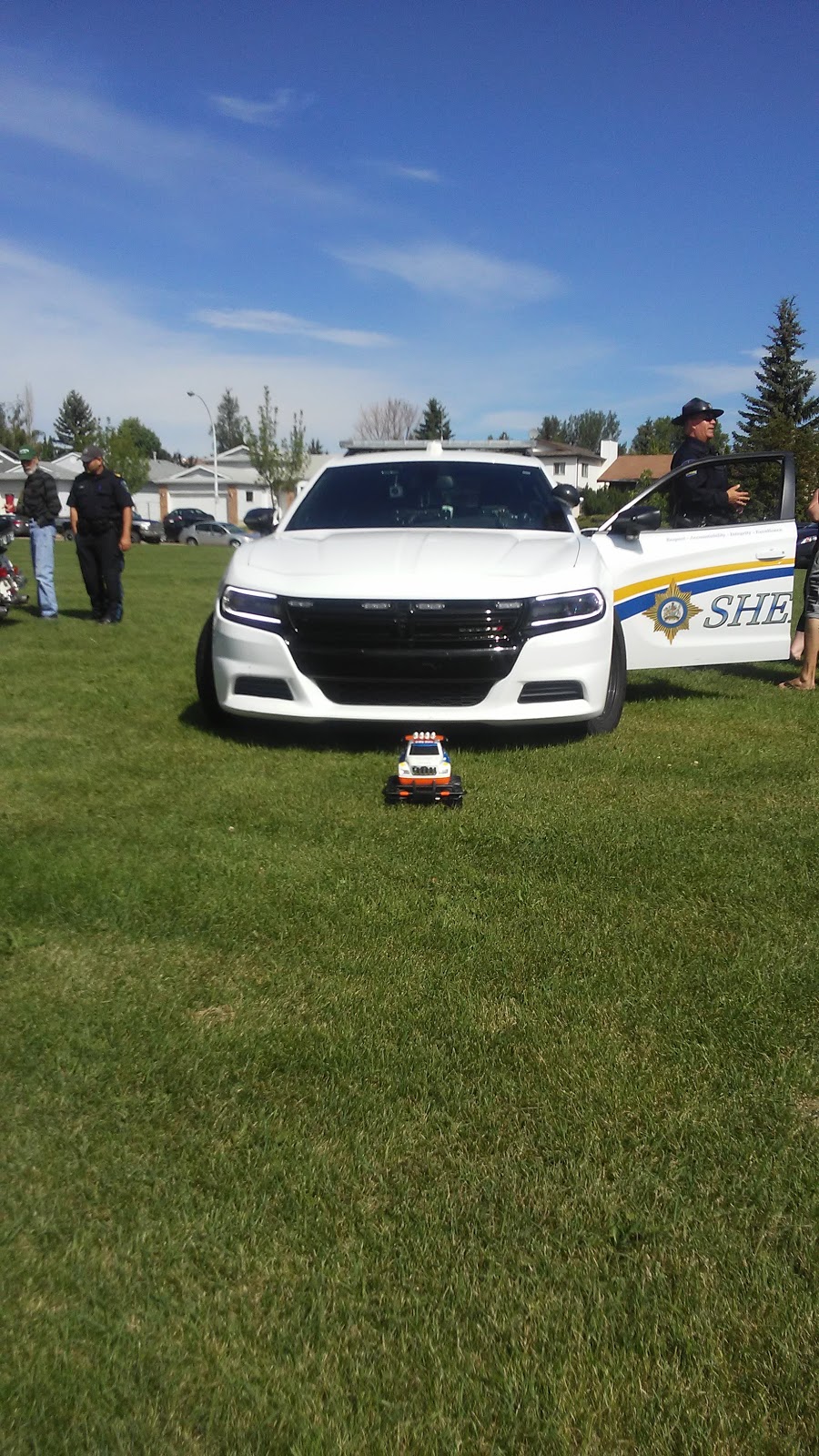 La Perle Park | 185 St NW, Edmonton, AB T5T 4C1, Canada | Phone: (780) 483-1864