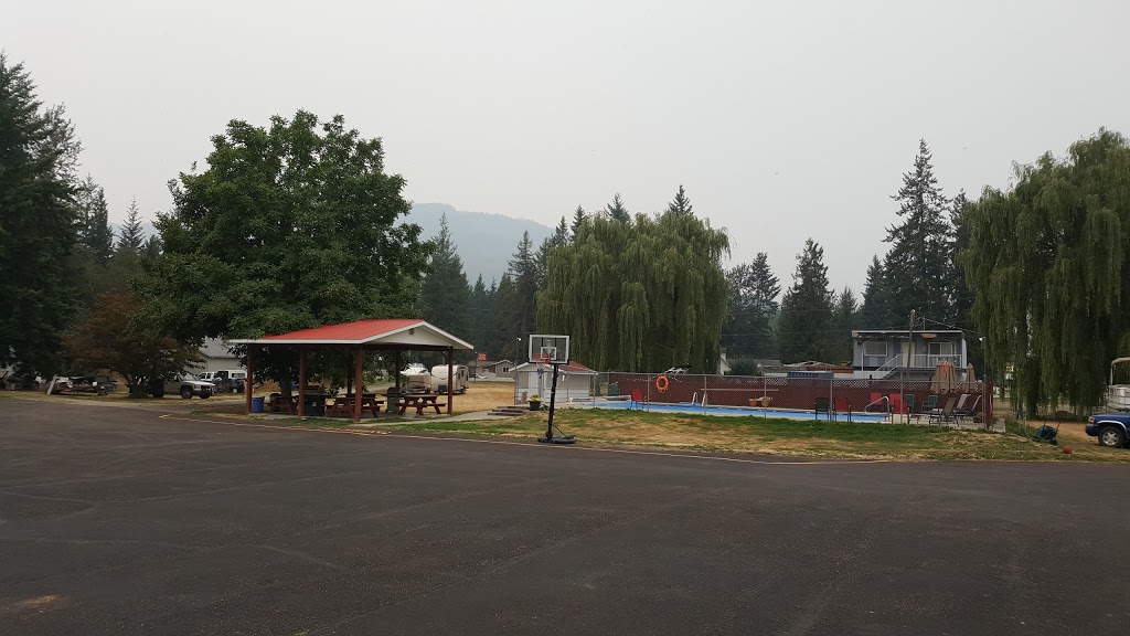 Paradise Motel | 517 Main St, Sicamous, BC V0E 2V0, Canada | Phone: (250) 836-2525