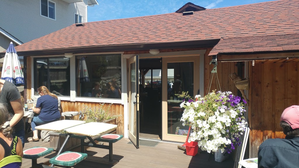 Cedricks Coffee House | 1610 Joan Ave, Crofton, BC V0R 1R0, Canada | Phone: (250) 324-1064
