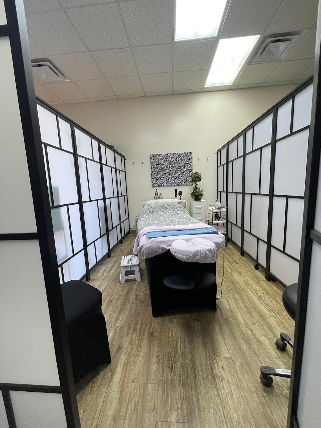 Lily Lash Boutique | 5710 47 St, Wetaskiwin, AB T9A 2R2, Canada | Phone: (780) 995-9363