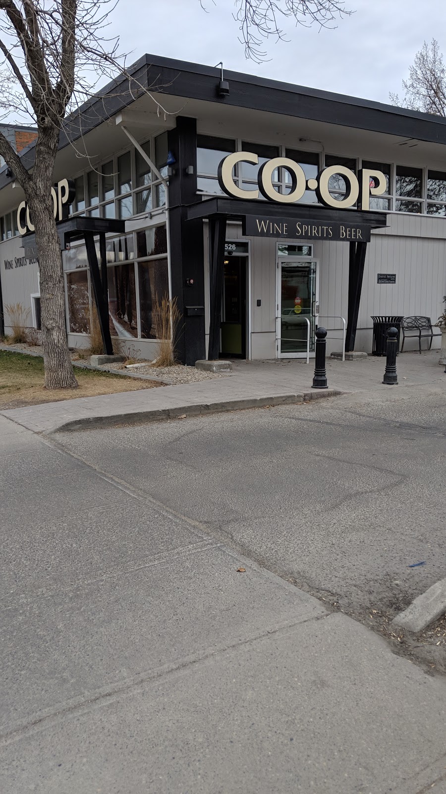 Co-op Wine Spirits Beer Kensington | 2530 Kensington Rd NW, Calgary, AB T2N 3S3, Canada | Phone: (403) 229-9617