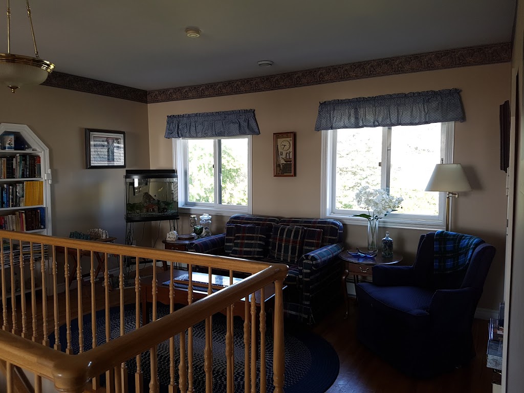 Gray Gables Bed and Breakfast | 19 Graves Island Rd, Chester, NS B0J 1J0, Canada | Phone: (902) 275-2000