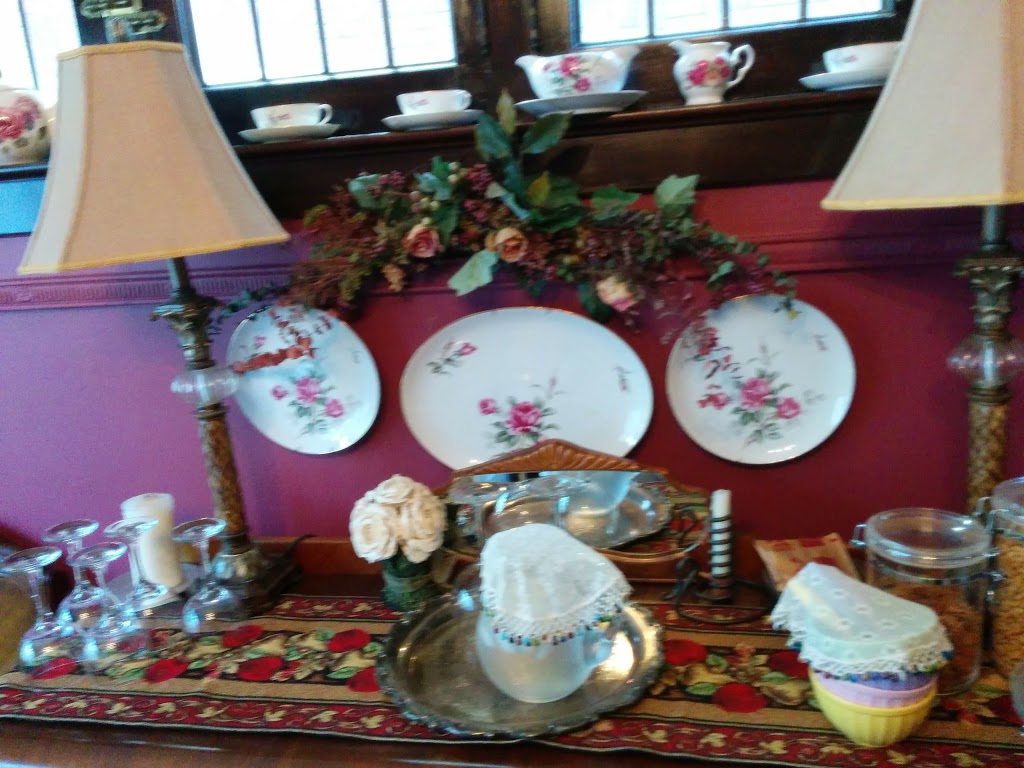 Hanover House Bed & Breakfast | 610 Buffalo Ave, Niagara Falls, NY 14303, USA | Phone: (716) 278-1170
