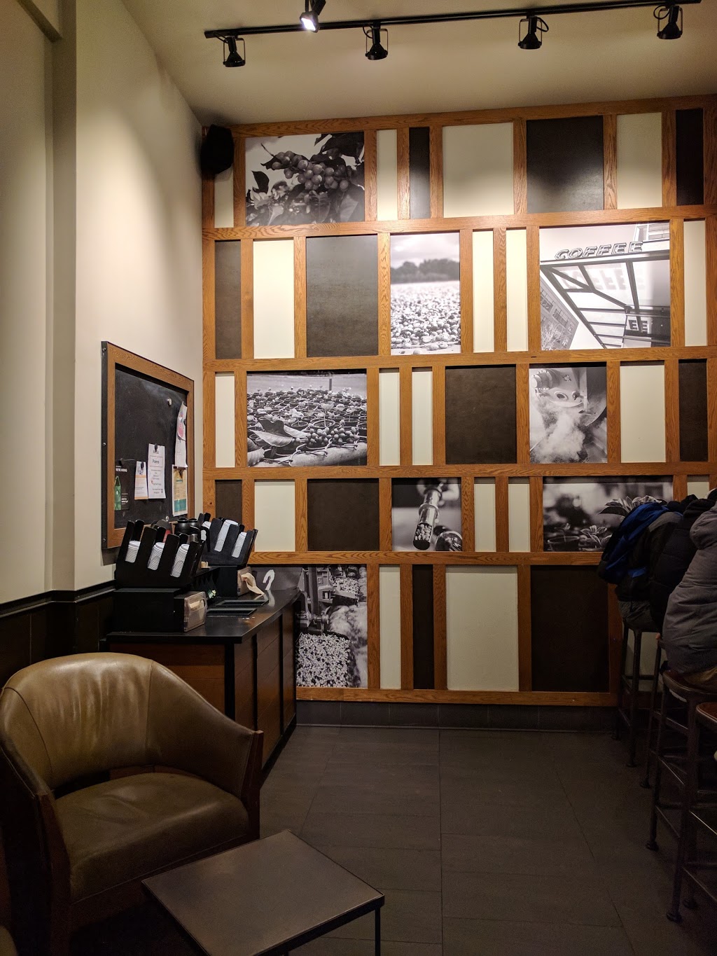 Starbucks | 535 Larry Uteck Blvd, Halifax, NS B3M 0E3, Canada | Phone: (902) 832-7603