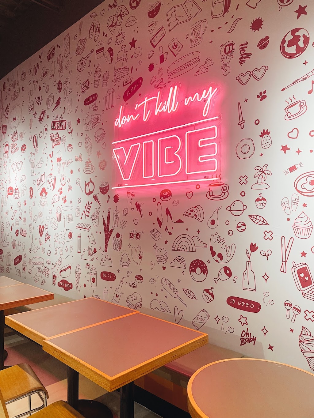 The Vibe Burgers, Shakes & Donuts | 534 Bayfield St Unit C, Barrie, ON L4M 5A2, Canada | Phone: (705) 252-1011