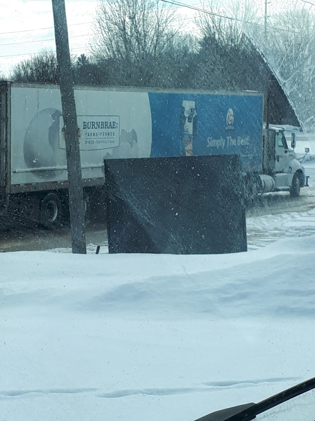 Burnbrae Farms Ltd | 3356 27, Lyn, ON K0E 1M0, Canada | Phone: (613) 345-5651