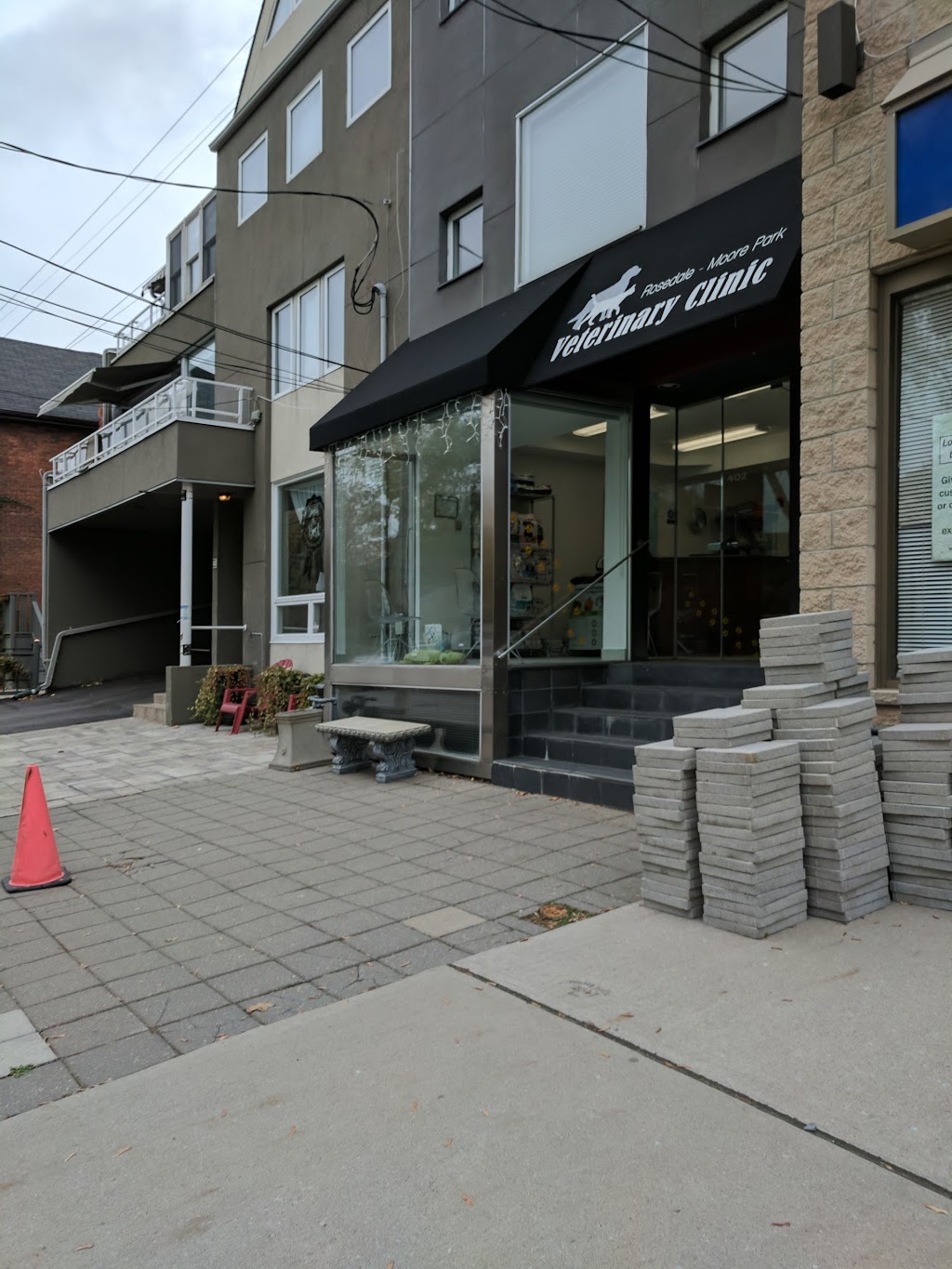 Rosedale-Moore Park Veterinary Clinic | 402 Summerhill Ave, Toronto, ON M4W 2E4, Canada | Phone: (416) 901-8387