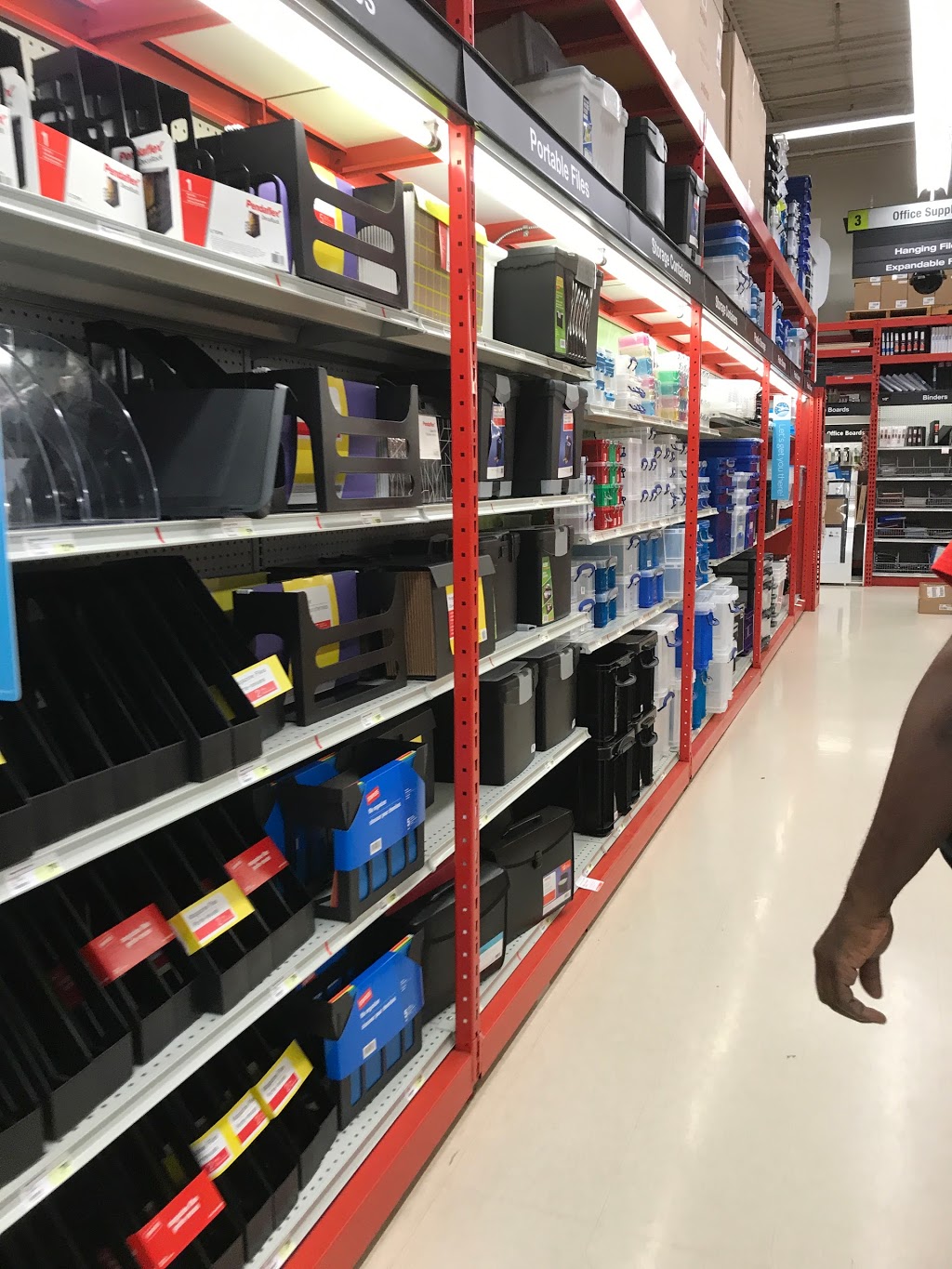 Staples | 2040 Dundas St E Unit 1, Mississauga, ON L4X 2X8, Canada | Phone: (905) 279-4392