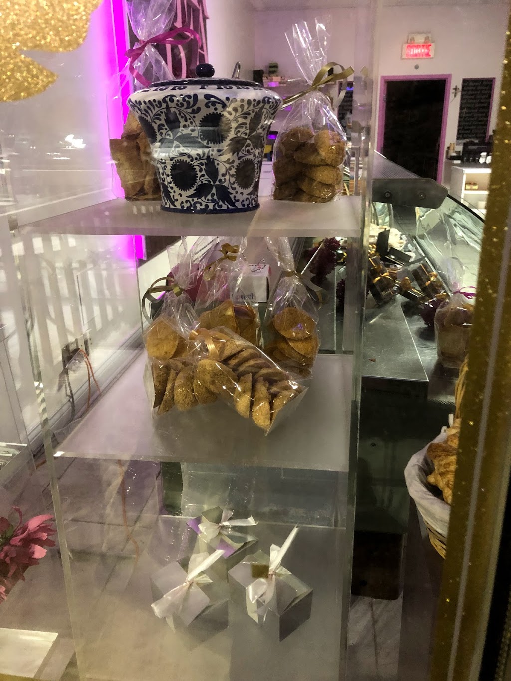 Patisserie Gerard | 1142 Boulevard Marcel-Laurin, Saint-Laurent, QC H4R 1J7, Canada | Phone: (514) 903-3253