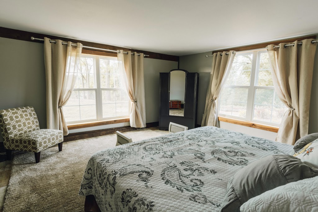 Cookes Creekview Bed and Breakfast | 2244 Lockport Olcott Rd, Newfane, NY 14108, USA | Phone: (716) 534-0920