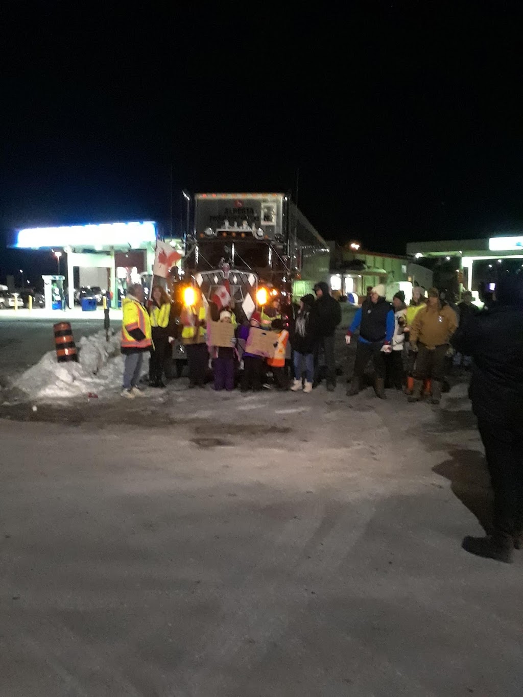 Ultramar | 580 White Lake Rd, Arnprior, ON K7S 3G9, Canada | Phone: (613) 623-3003