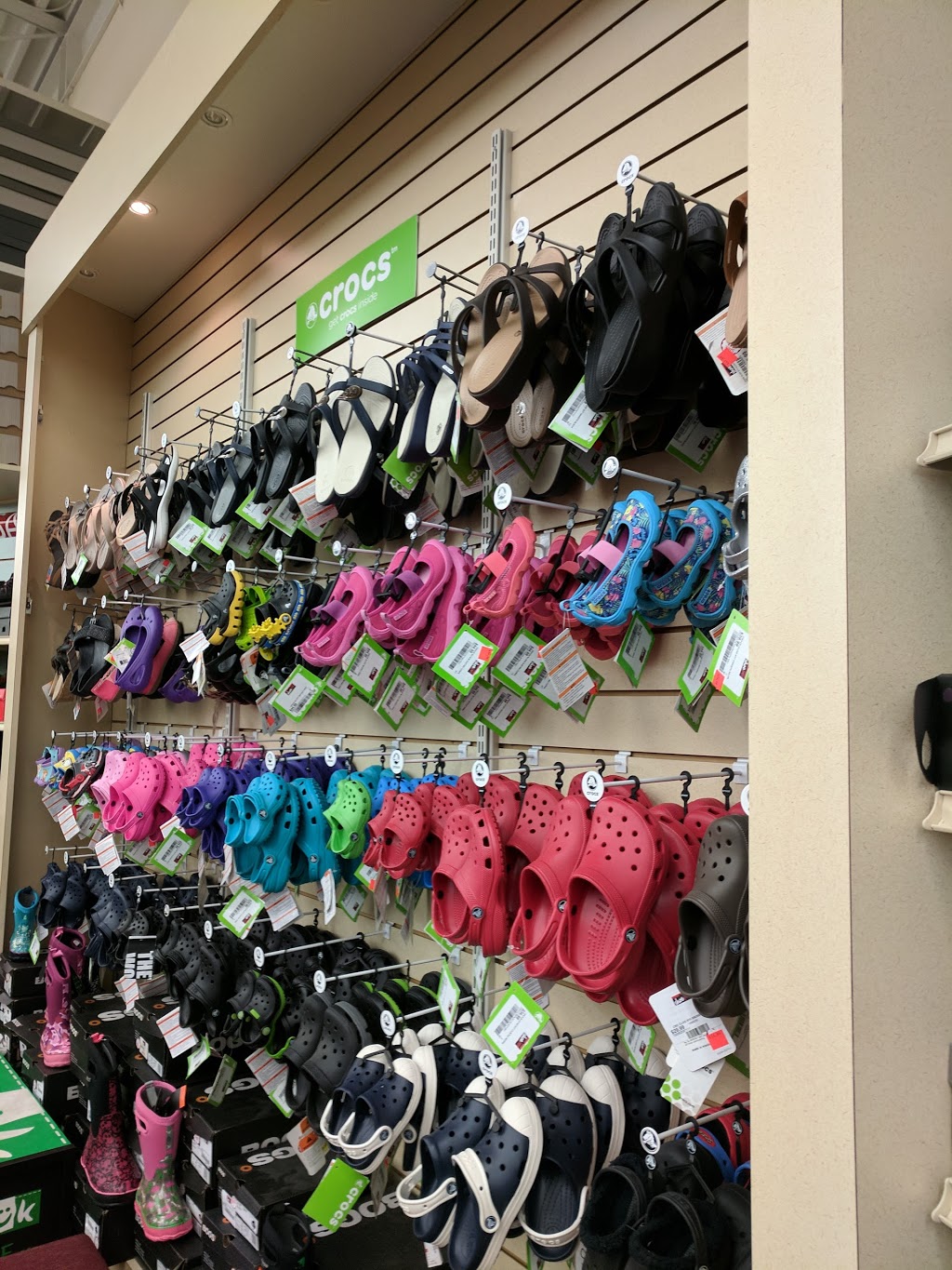 SHOE PER | 589 Fairway Rd S, Kitchener, ON N2C 1X4, Canada | Phone: (519) 748-9333
