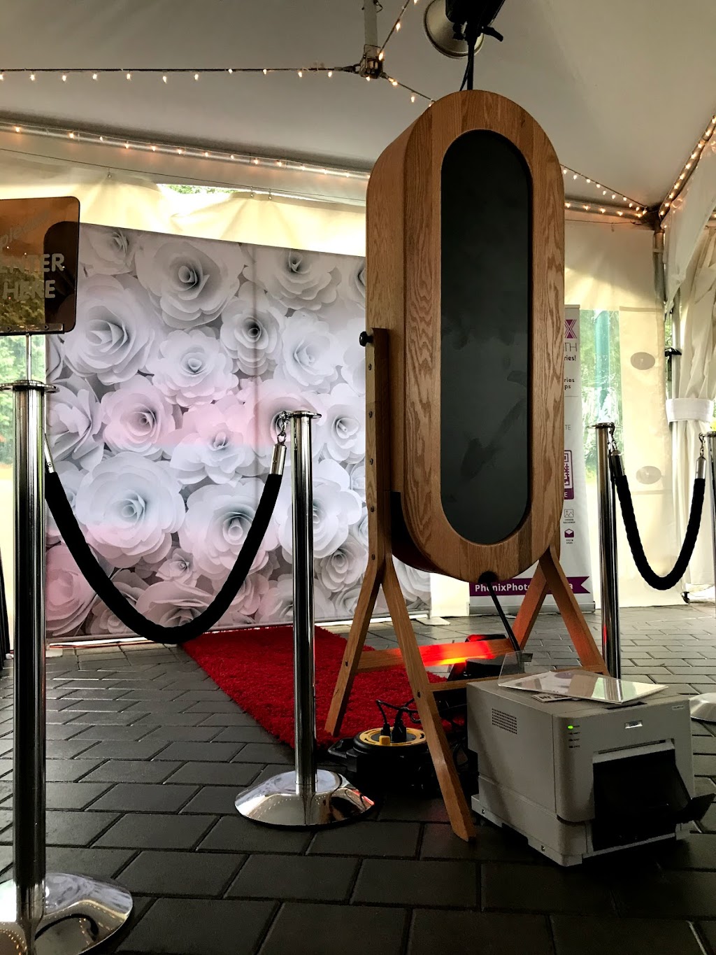 Phonix Magic Mirror Photo Booth | 3588 Vanness Ave, Vancouver, BC V5R 6E9, Canada | Phone: (778) 991-3728