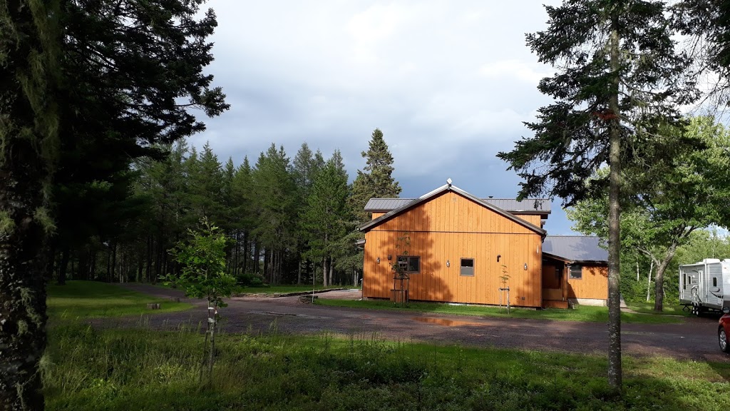 Pioneer Lodge & Log Cabins | 410 Cumberland Bay South Rd, Cumberland Bay, NB E4A 3E3, Canada | Phone: (506) 339-6458