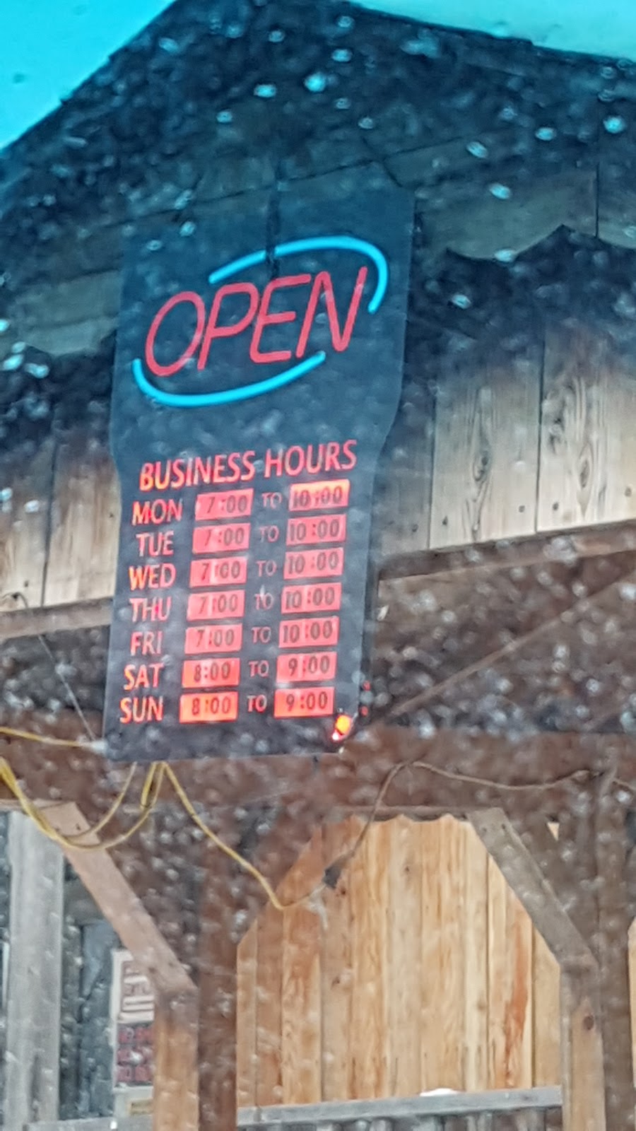 Bobs Smoke Shop | 11B Reserve Rd RR 1, Naughton, ON P0M 2M0, Canada | Phone: (705) 596-2627