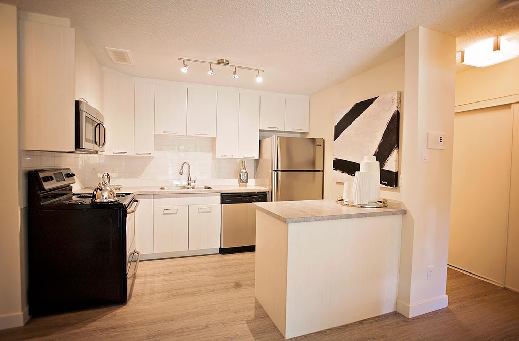 Palace Gates | 251 Russell Rd, Saskatoon, SK S7K 7H1, Canada | Phone: (306) 683-2436