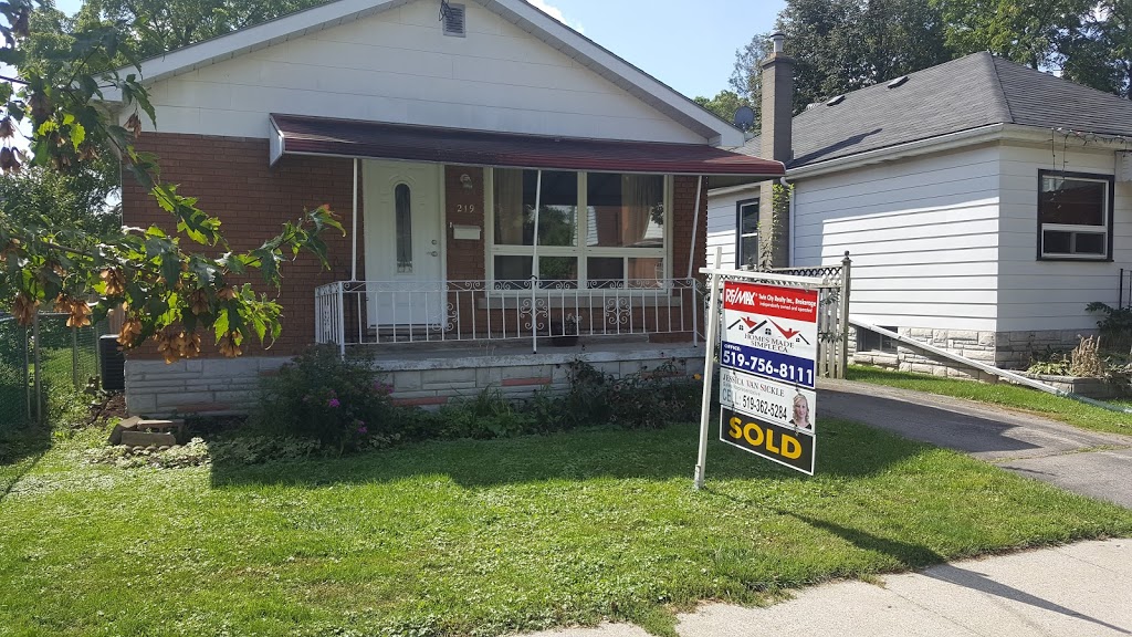 Re/Max with Jessica & Darryl Van Sickle | 515 Park Rd N, Brantford, ON N3R 7K8, Canada | Phone: (519) 802-8419