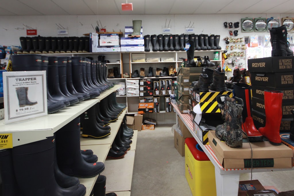 M & R Feeds & Farm Supply | 400 Raglan St S, Renfrew, ON K7V 1R8, Canada | Phone: (613) 432-8886