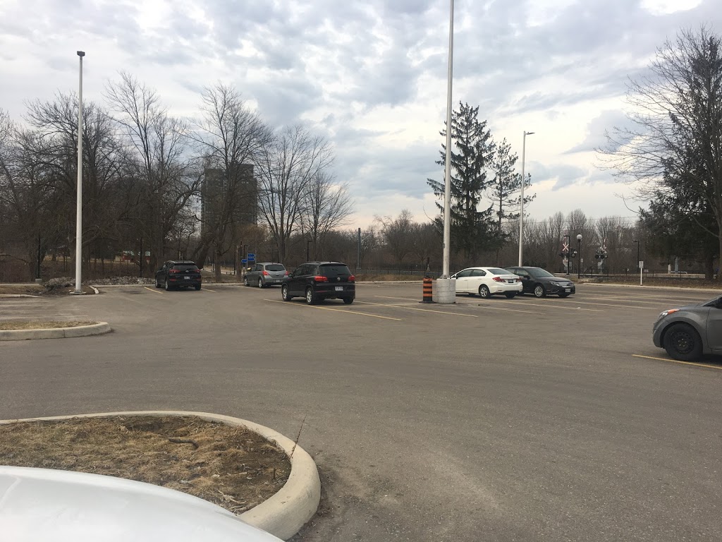 Free Parking Lot University of Waterloo (Seagram Drive) | Central Dr, Waterloo, ON N2L 3B6, Canada | Phone: (519) 888-4567 ext. 33100