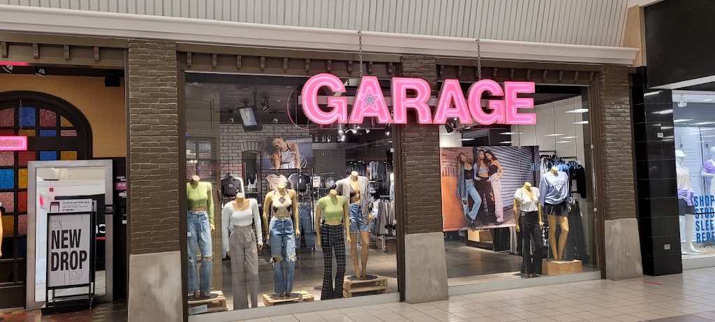 Garage | 670 University Ave #6, Charlottetown, PE C1A 7M4, Canada | Phone: (902) 368-7148