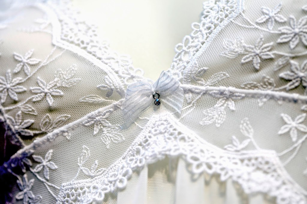 Vicanies The Bra Fitting Specialists | 731 Woolwich St, Guelph, ON N1H 3Z2, Canada | Phone: (519) 780-2103