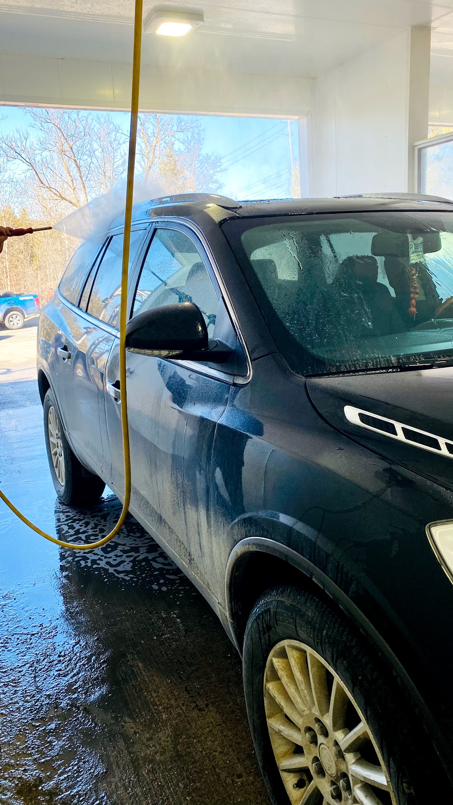 KLASSIC CAR WASH | car wash | 560 Yonge St, Barrie, ON L4N 4E4, Canada | 7057390381 OR +1 705-739-0381