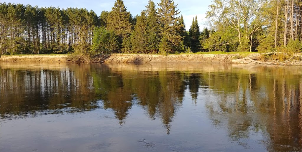 Camping Fou Du Roi | 1720 Rue Landry, Rivière-Rouge, QC J0T 1T0, Canada | Phone: (819) 275-0085