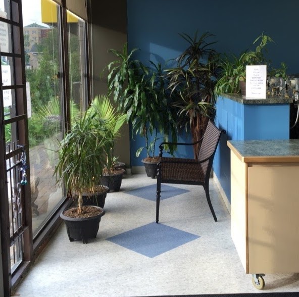 Paris Laundromat | 1543 Paris St, Sudbury, ON P3E 3B7, Canada | Phone: (705) 470-2231