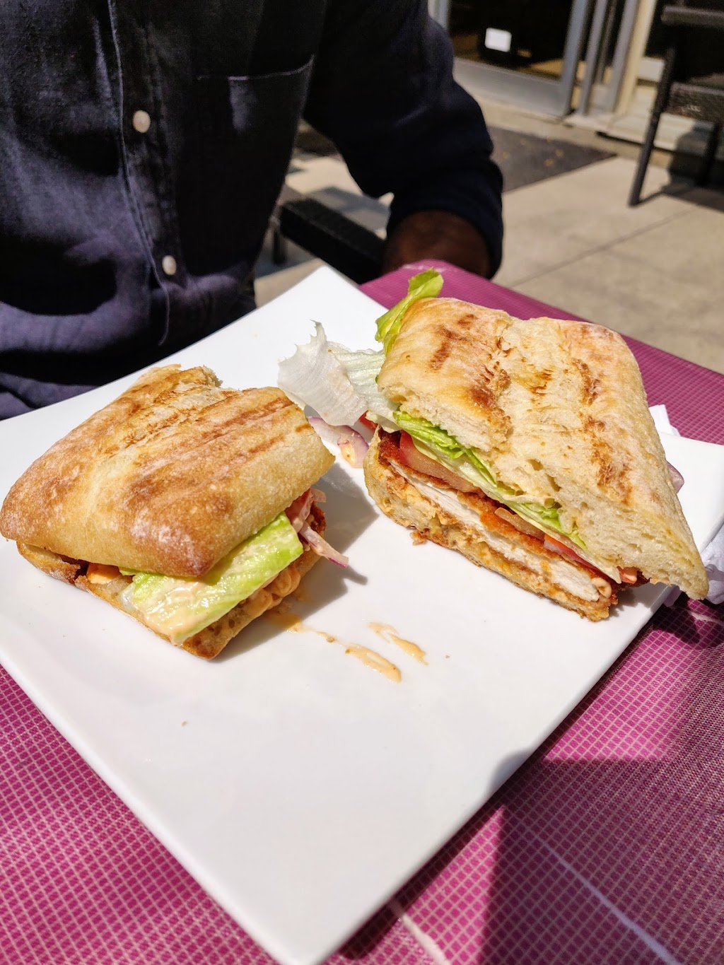 Maison mash | 5605 Rue Paré, Mont-Royal, QC H4P 1P7, Canada | Phone: (514) 731-6274