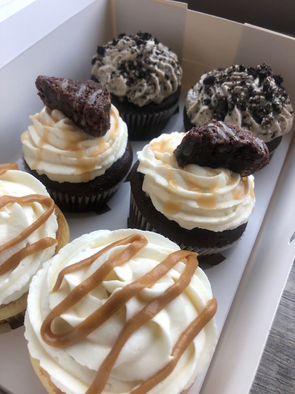 Toonie cupcakes | 8 Bridlecrest Dr SW, Calgary, AB T2Y 0H6, Canada | Phone: (825) 431-4123