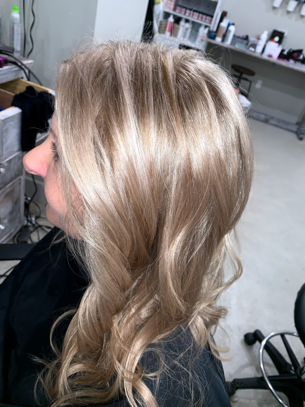 BellaMarie Salon | Side Door, 1518 Pelham St, Fonthill, ON L0S 1E0, Canada | Phone: (289) 897-8885