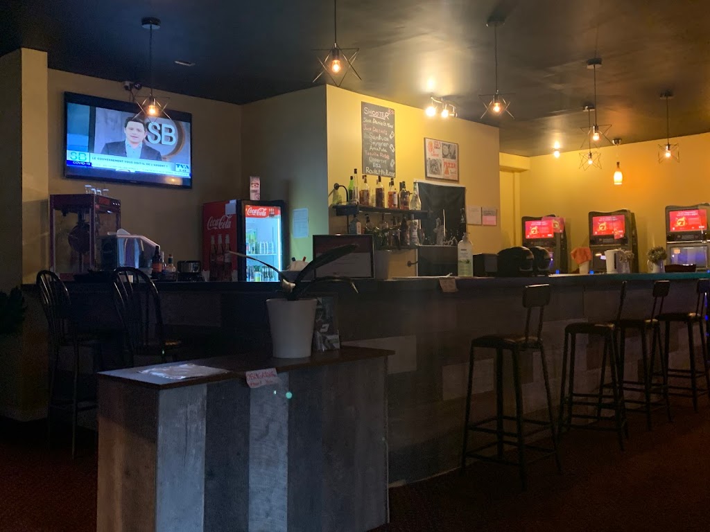 Bar Vegas | 365 Blvd. Sir-Wilfrid-Laurier, Saint-Basile-le-Grand, QC J3N 1M2, Canada | Phone: (450) 461-1571