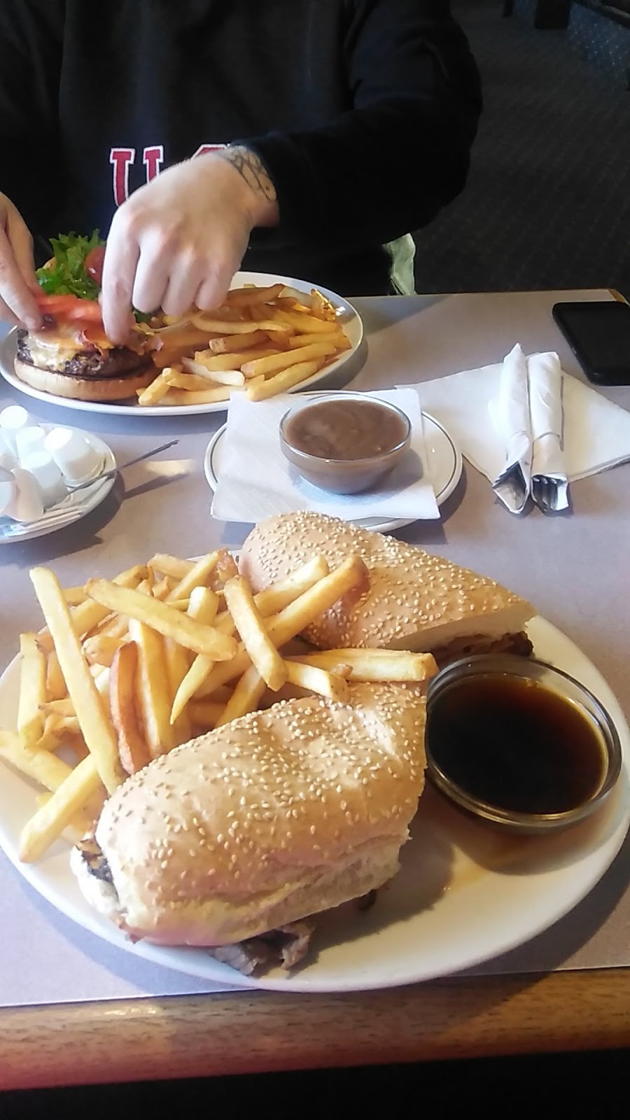 Pappas Family Restaurant | 4702 118 Ave NW, Edmonton, AB T5W 1B2, Canada | Phone: (780) 471-2323