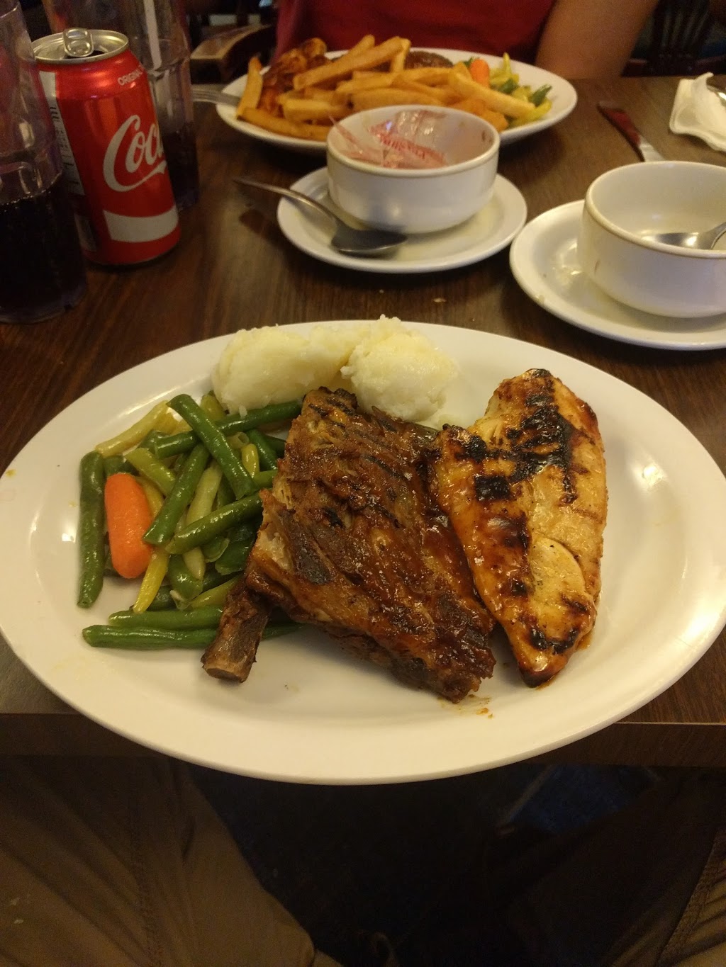 Town & Country Restaurant | 683 Eramosa Rd, Guelph, ON N1E 5Z8, Canada | Phone: (519) 823-5041
