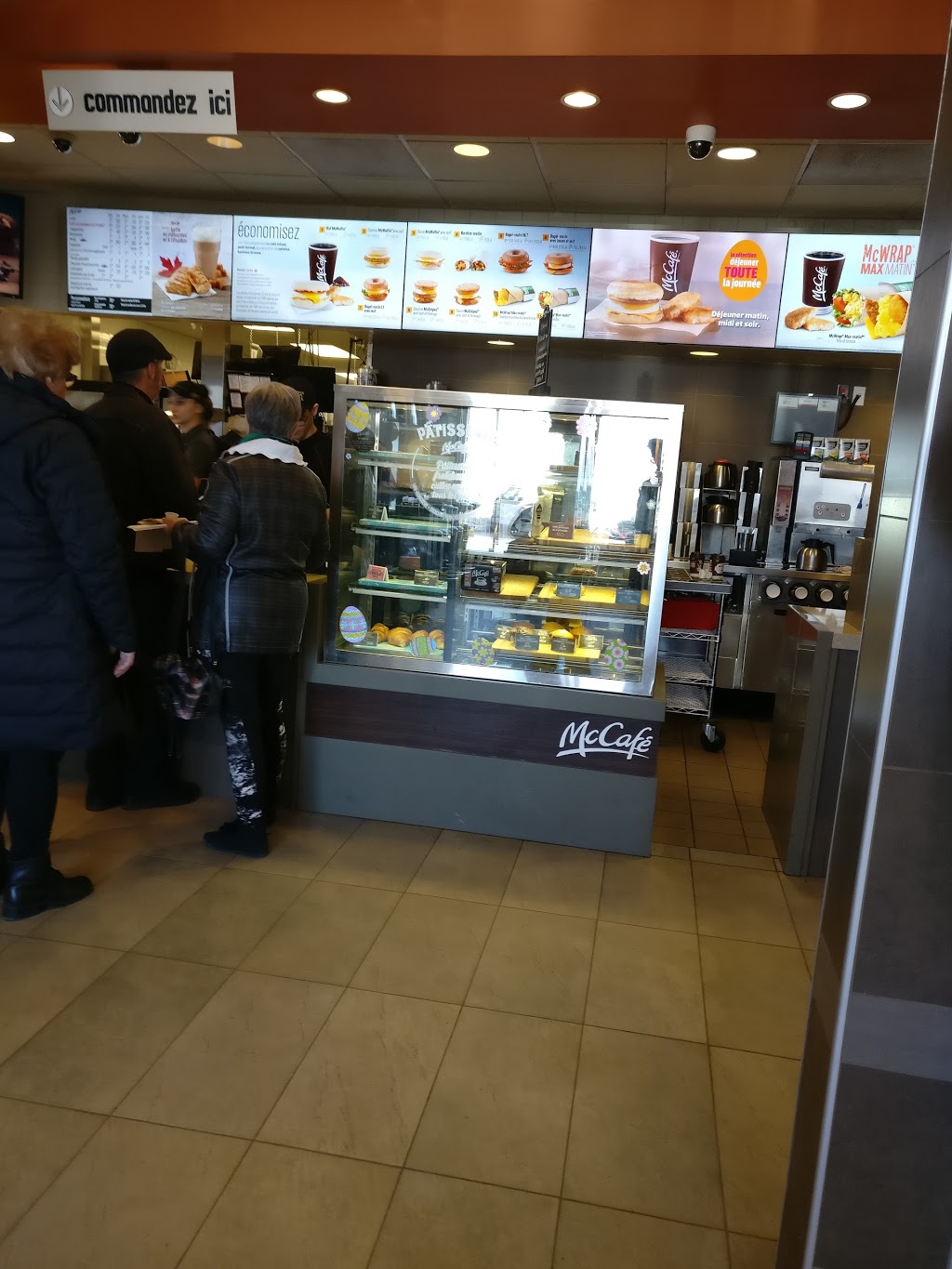 McDonalds | 481 Avenue Taniata, Saint-Romuald, QC G6W 5M6, Canada | Phone: (418) 834-1265