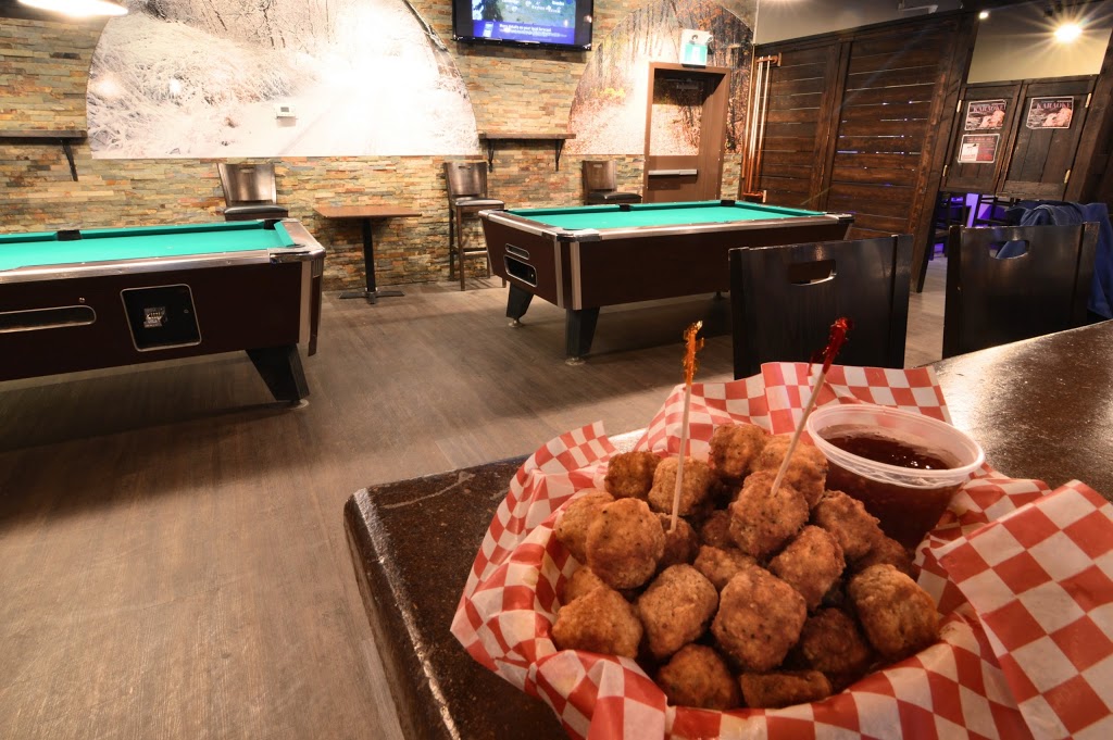 North Mile Restaurant & Pub | 924 Northumberland Ave, Saskatoon, SK S7L 3W8, Canada | Phone: (306) 934-4224