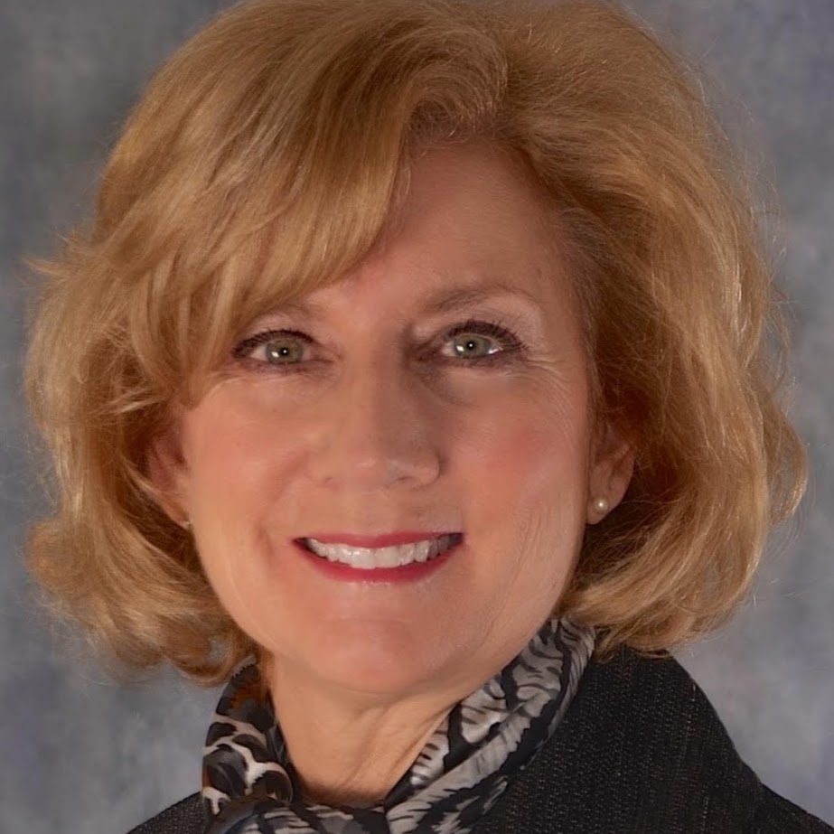 Julie Cahill Realtor | 201 N Riverside Ave, St Clair, MI 48079, USA | Phone: (810) 326-1185