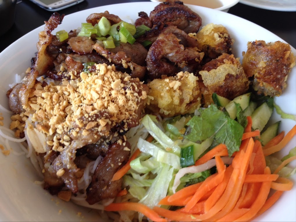 Lotus Island Vietnamese Eatery | 1381 Lakeshore Rd E #1, Mississauga, ON L5E 1G6, Canada | Phone: (905) 990-3689
