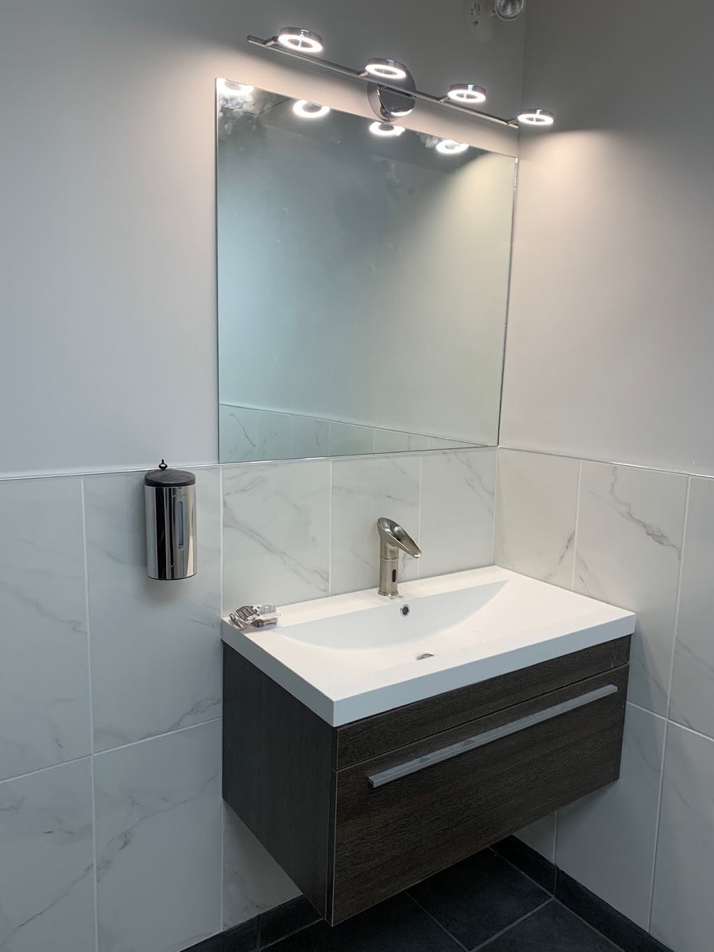 Top flip | 3912 Coachman Cir, Mississauga, ON L5M 6R3, Canada | Phone: (647) 917-7746