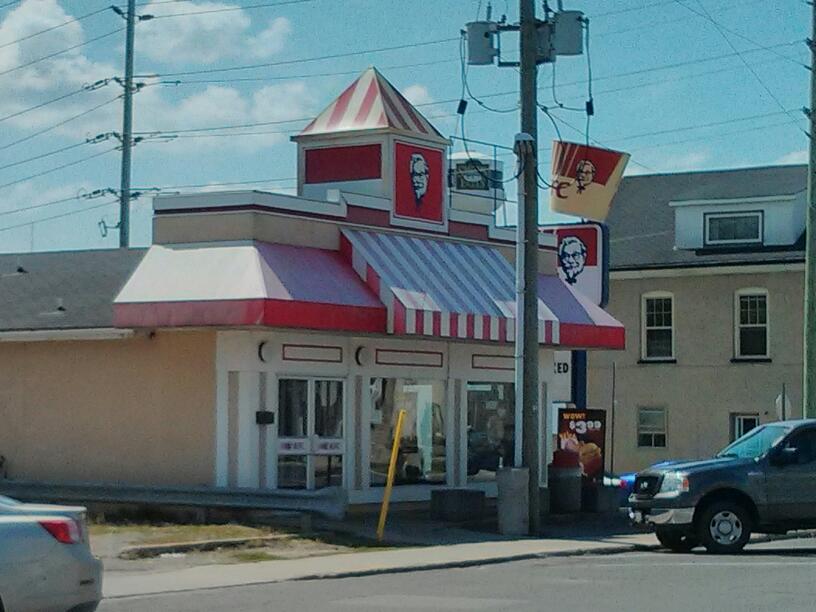 KFC | 58 Lombard Street, ON-15, Smiths Falls, ON K7A 5K2, Canada | Phone: (613) 706-3724