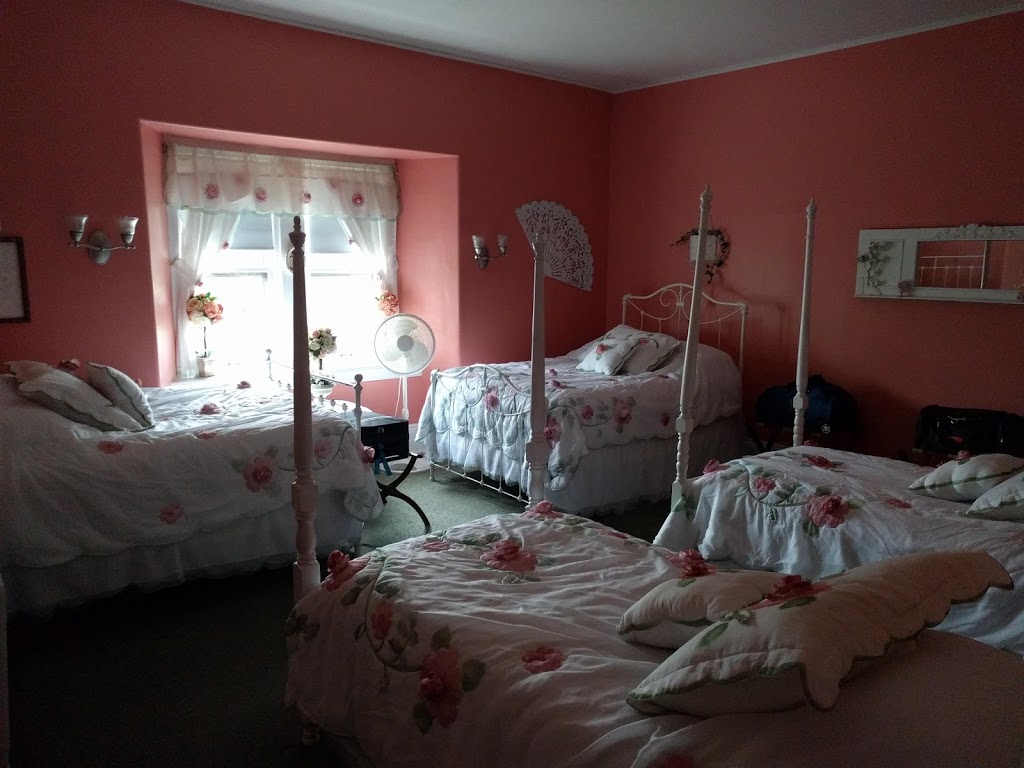 Memories Manor | 613 N Riverside Ave, St Clair, MI 48079, USA | Phone: (810) 329-2800