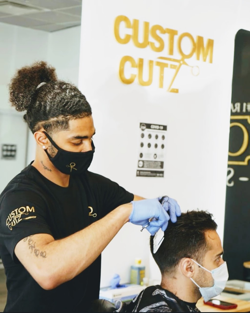 Custom Cutz Barbershop Whitby | 185 Thickson Rd Unit 6, Whitby, ON L1N 6T9, Canada | Phone: (905) 240-6677