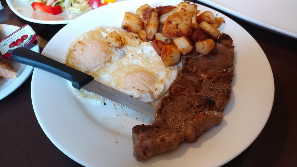 Melinas Family Restaurant | 115 Main St W, Port Colborne, ON L3K 3V3, Canada | Phone: (905) 835-2755