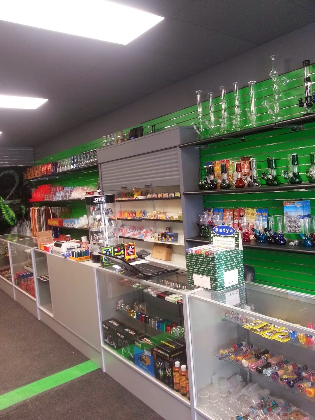Up N Smoke | 12548 132 Ave NW, Edmonton, AB T5L 3P9, Canada | Phone: (780) 732-1190