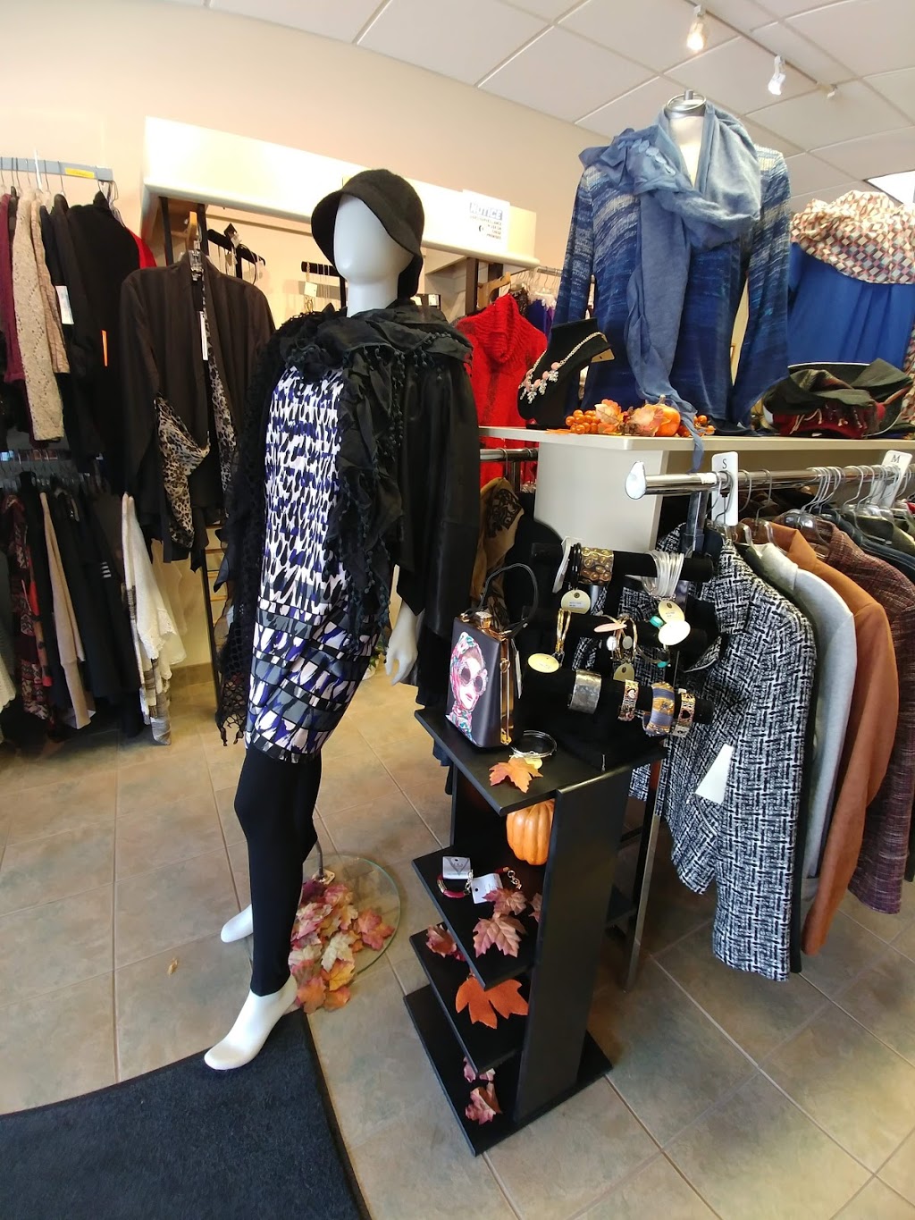 May Court Shop | 714 Belmont Ave W, Kitchener, ON N2M 1P2, Canada | Phone: (519) 745-4412