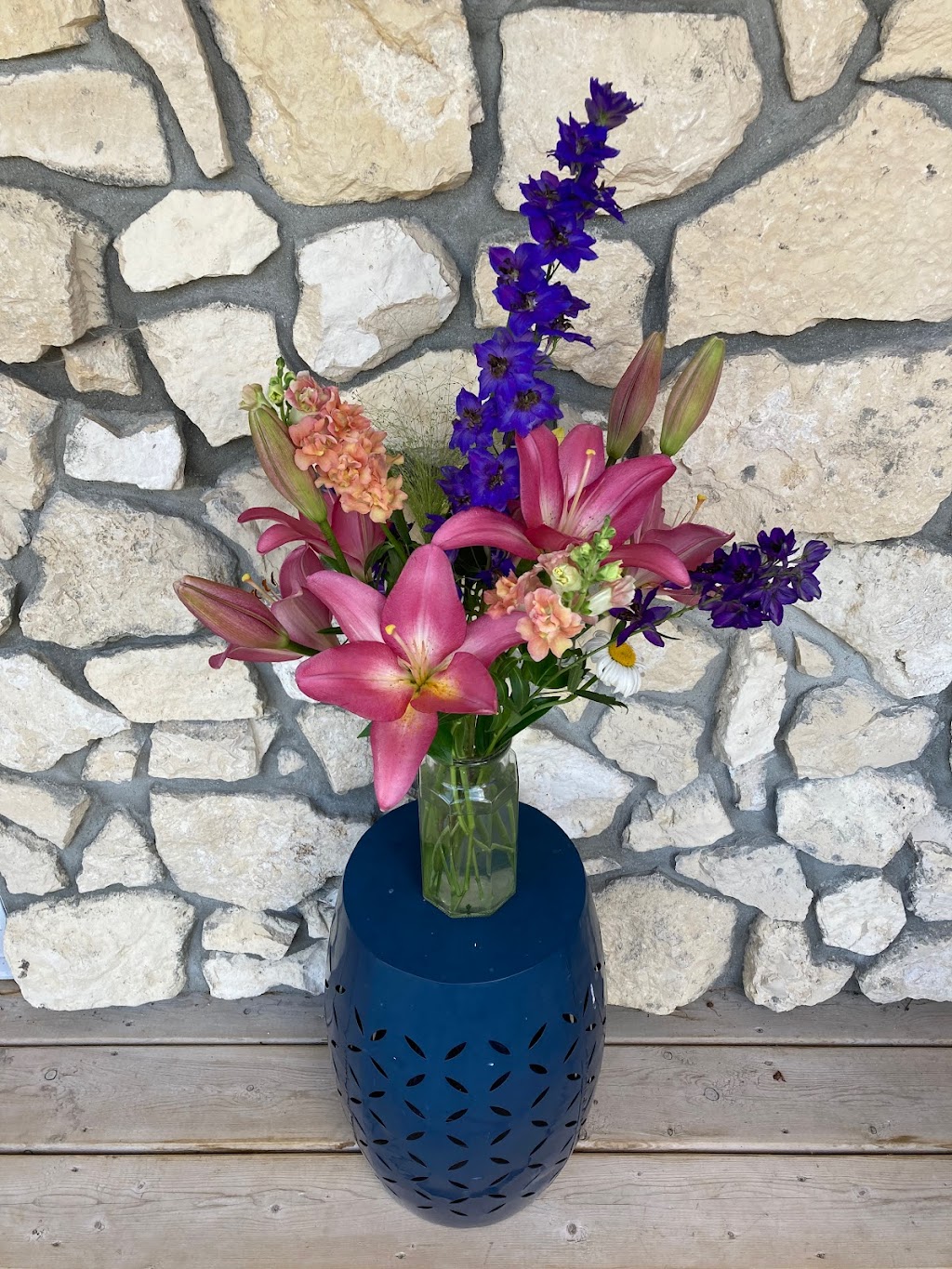 Farmyard Flowers | 1 Railway Ave, Broad Valley, MB R0C 0K0, Canada | Phone: (204) 308-0018