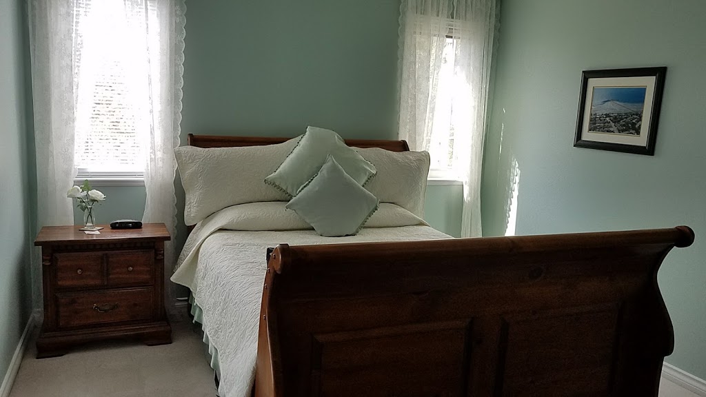 Star Of the Sea Bed and Breakfast by Elevate Rooms | 1107 Fir St, White Rock, BC V4B 4A7, Canada | Phone: (866) 387-7827